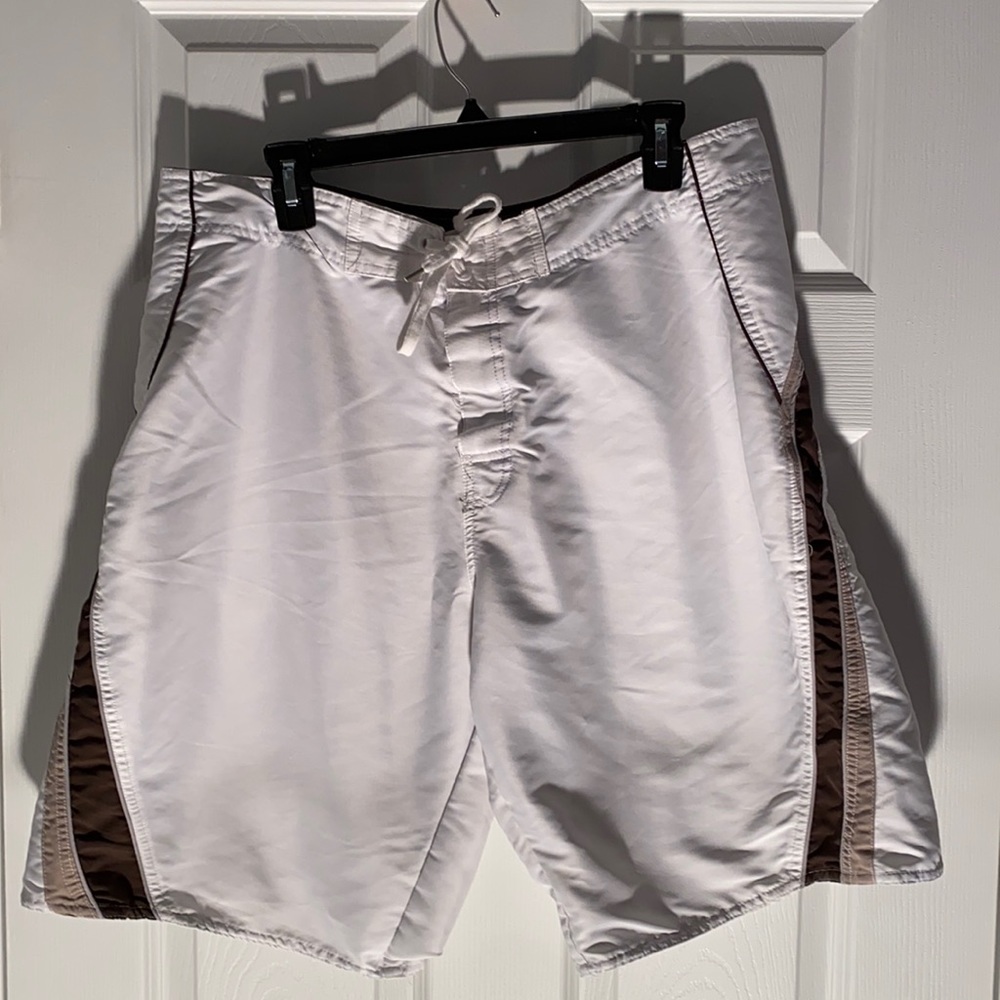 Men’s white board shorts